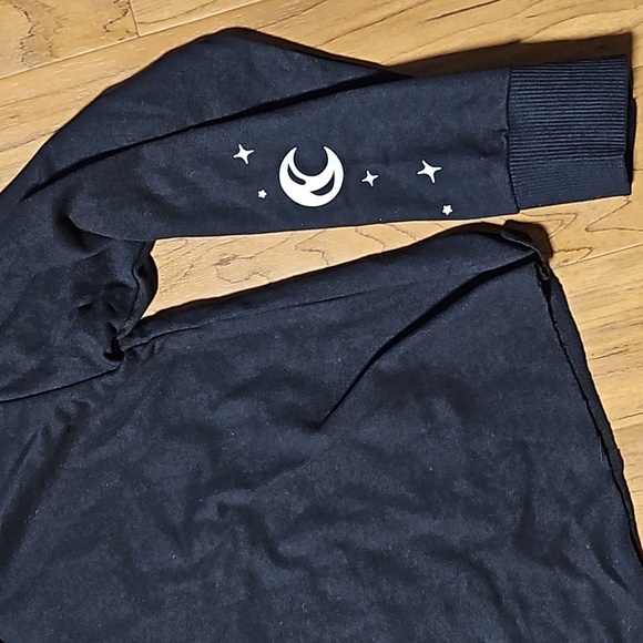 Coffin Floral Crop Hoodie - Picture 3 of 12